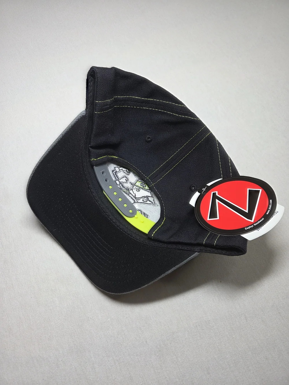 Black and Grey Notre Dame Fighting Irish snapback cap by Zephyr Brand New OS
